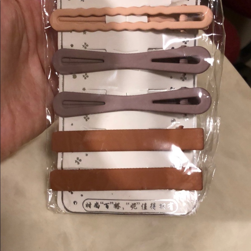 Hair Clips Set - Picture 4 of 5